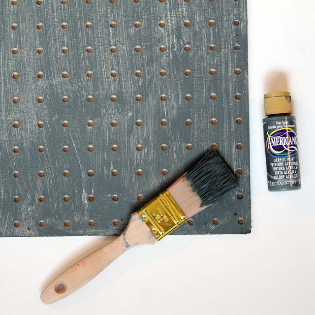 Use @decoart Chalkboard Coating to make this Chalkboard Pegboard Kitchen Organizer. Tutorial by @punkprojects